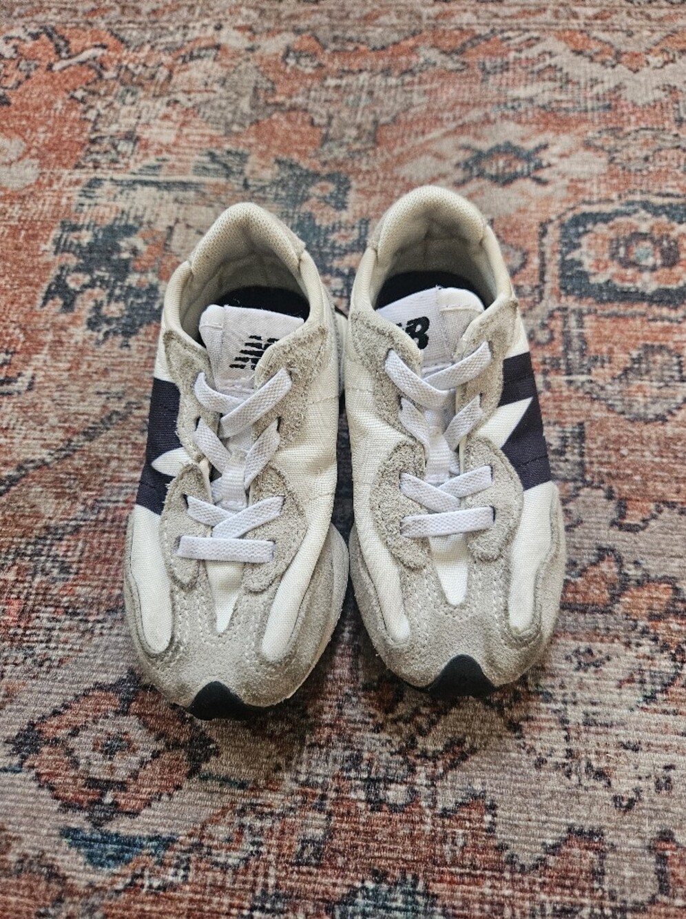 New Balance 327